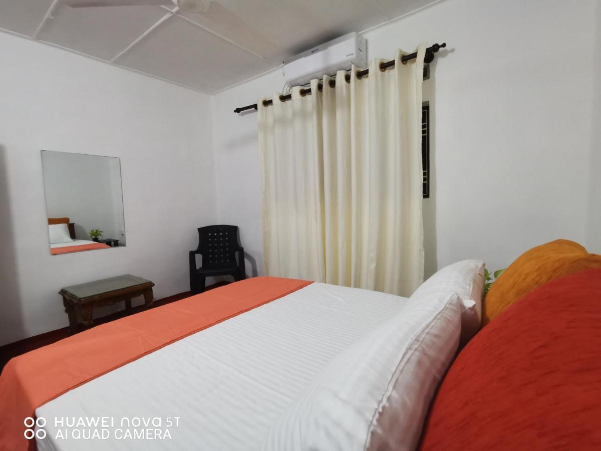 Bee Cottage Negombo Exterior photo